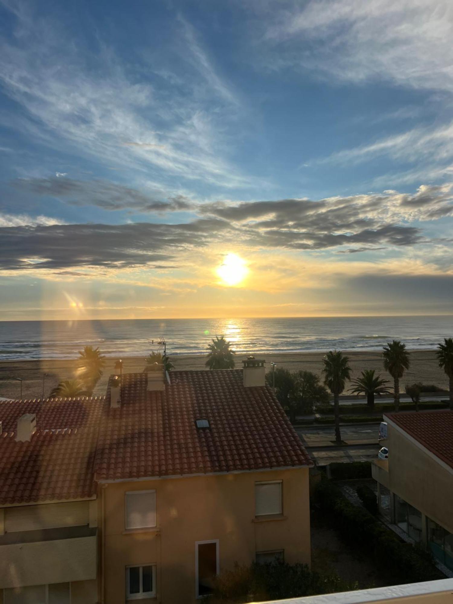 Le Regina Hotel Et Restaurant Canet-Plage Exterior photo